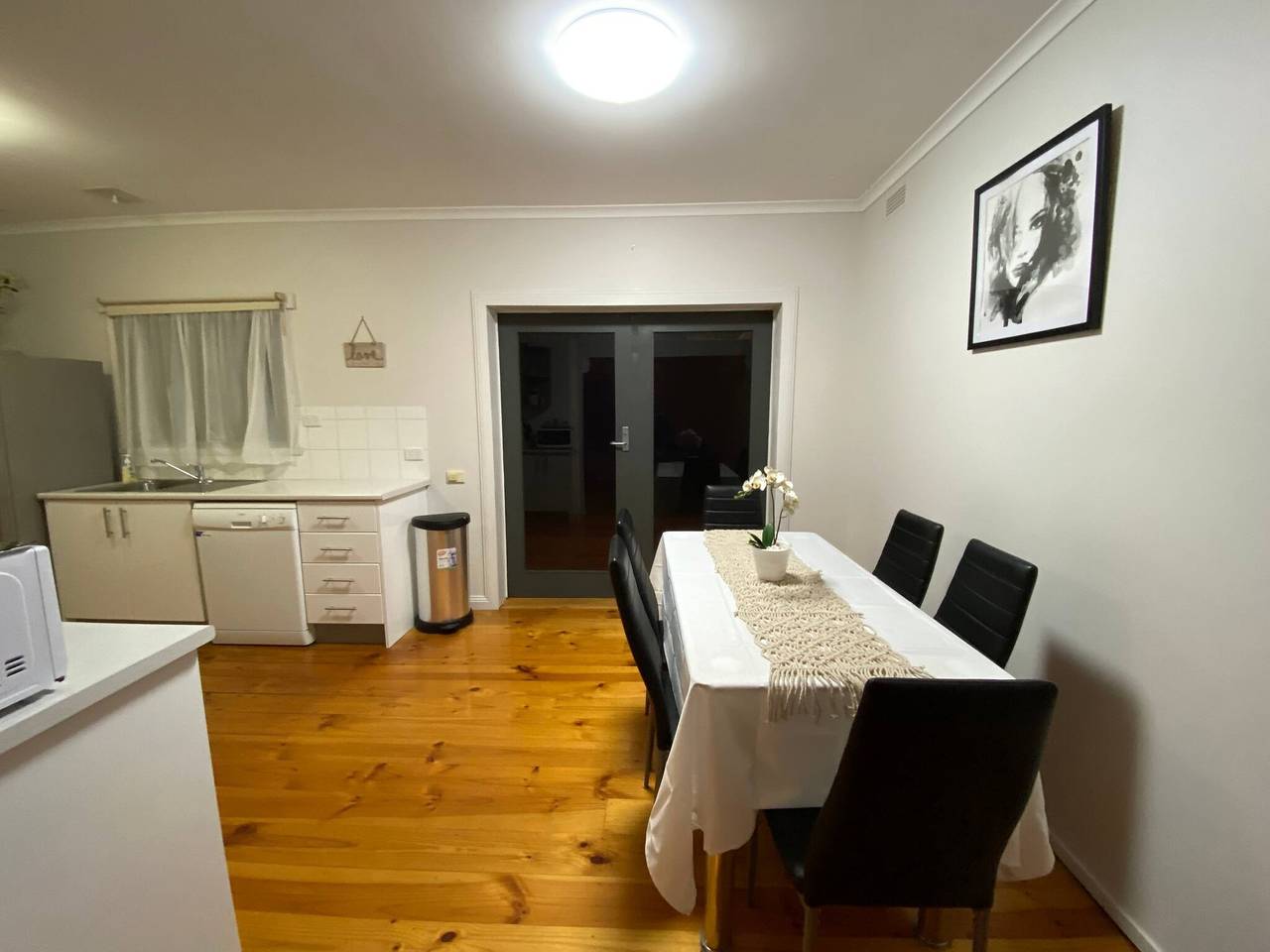 Private 3Bed Home with Large Deck Central Location in City of Greater Bendigo