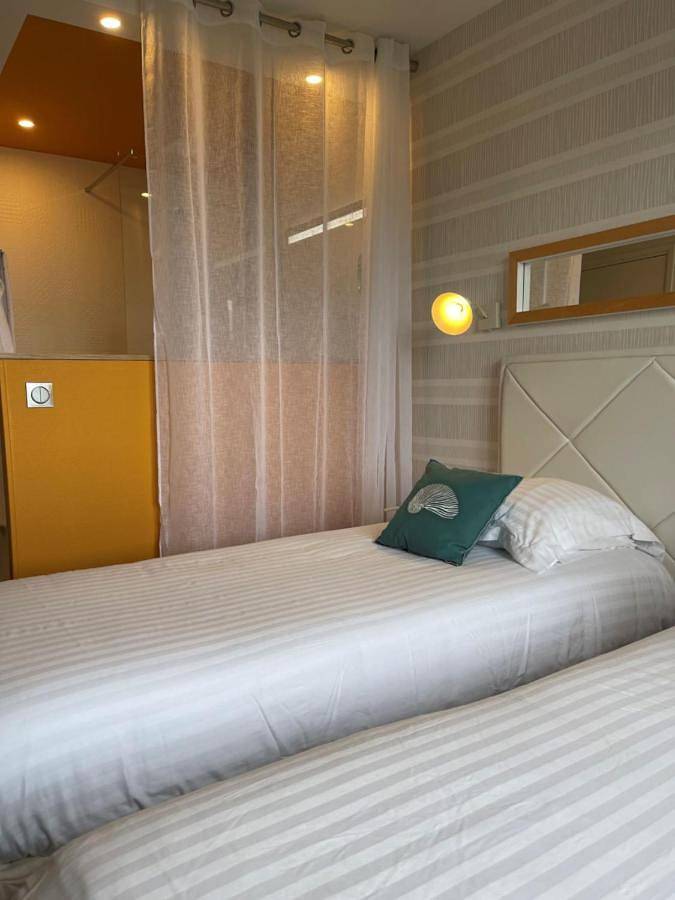 Hôtel pour 2 personnes, avec piscine ainsi que sauna et jardin, animaux acceptés dans Port de l'Aber Wrac'h - 2