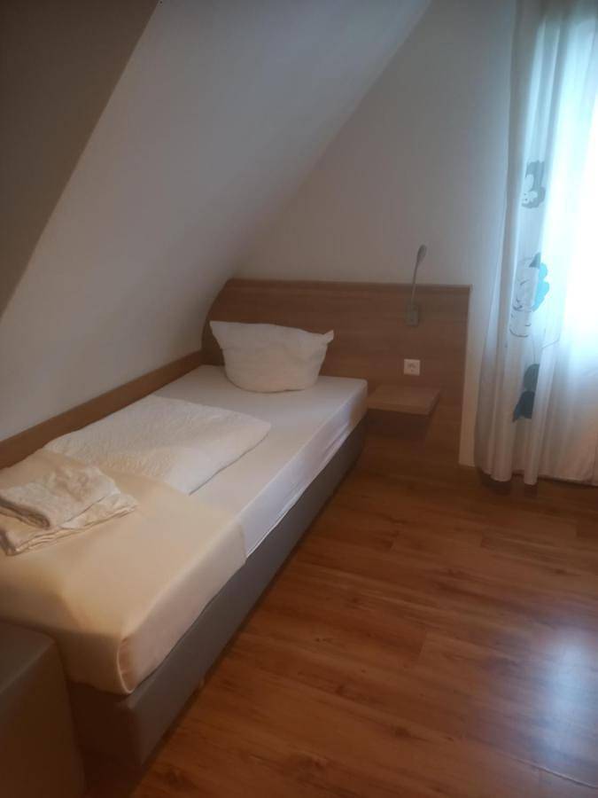 Hôtel pour 2 personnes, avec terrasse dans Bad Cannstatt - 3