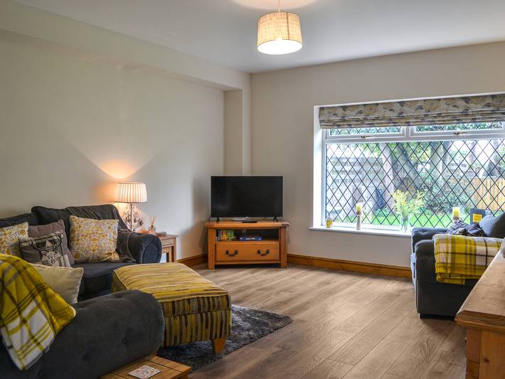 Fern Cottage - Uk43755 in Barmby Moor, East Riding of Yorkshire