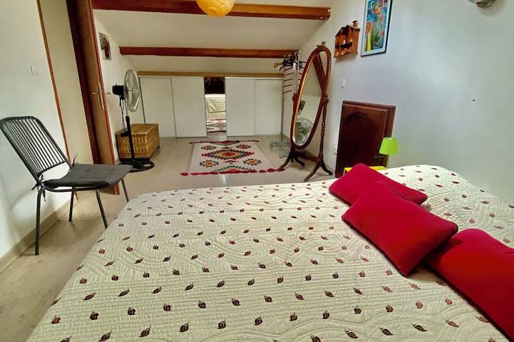 Gîte pour 5 personnes, avec balcon ainsi que jardin et piscine à Alba-la-Romaine - 3