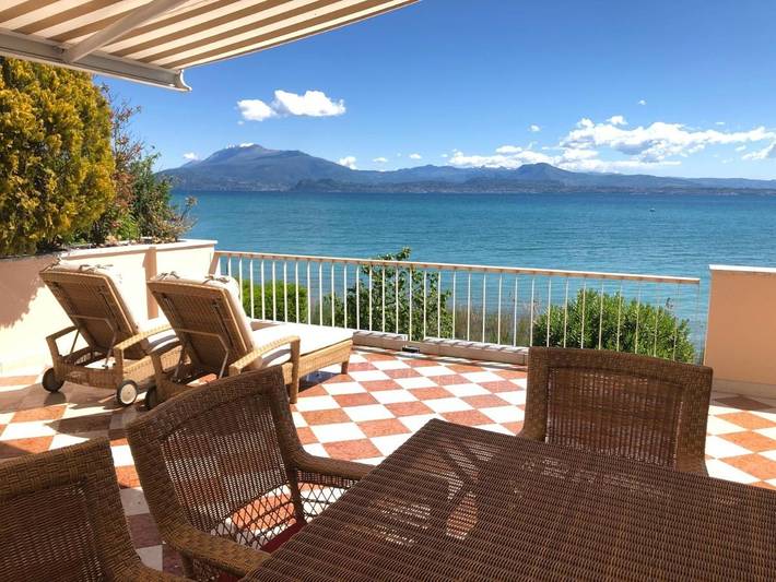 Villa per 2 persone, con Balcone e Idromassaggio nonché Terrazza e Giardino a Sirmione