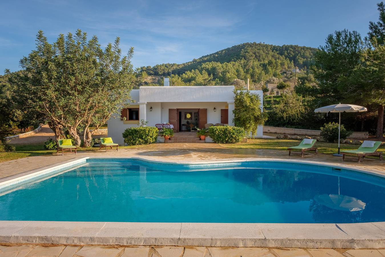 Villa con fantástica vista al mar, piscina, terraza, Wi-Fi in Sant Josep de sa Talaia, Ibiza Sur