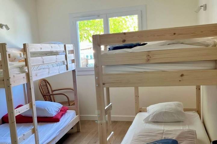Location de vacances pour 6 personnes, avec terrasse ainsi que jacuzzi et jardin, animaux acceptés dans Hourtin Plage - 4