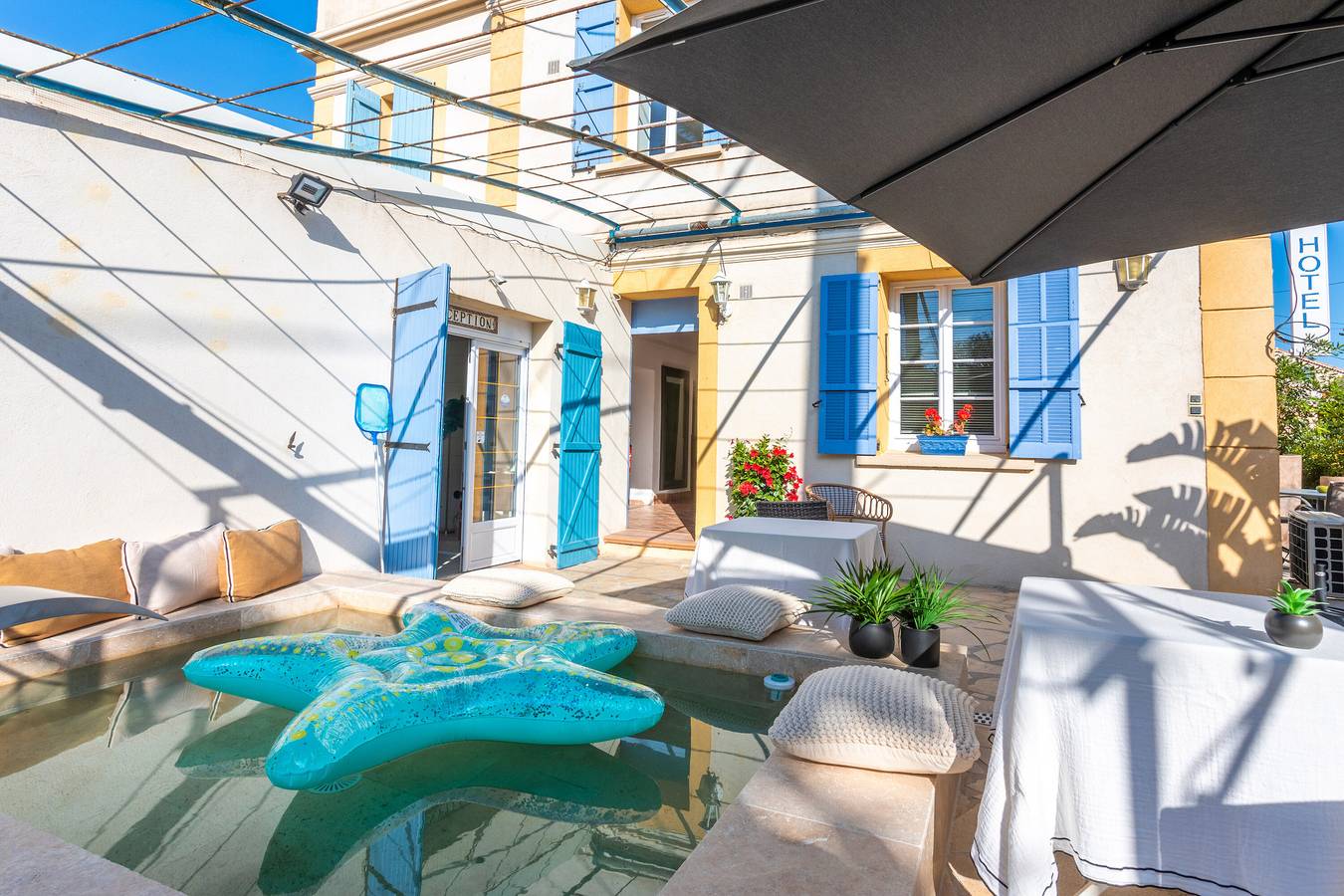 Villa pour 24 Personnes dans Saint-Aygulf, Fréjus