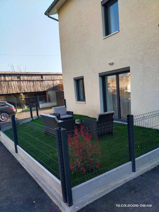 Gîte pour 4 personnes, avec vue et jardin dans Janneyrias - 2