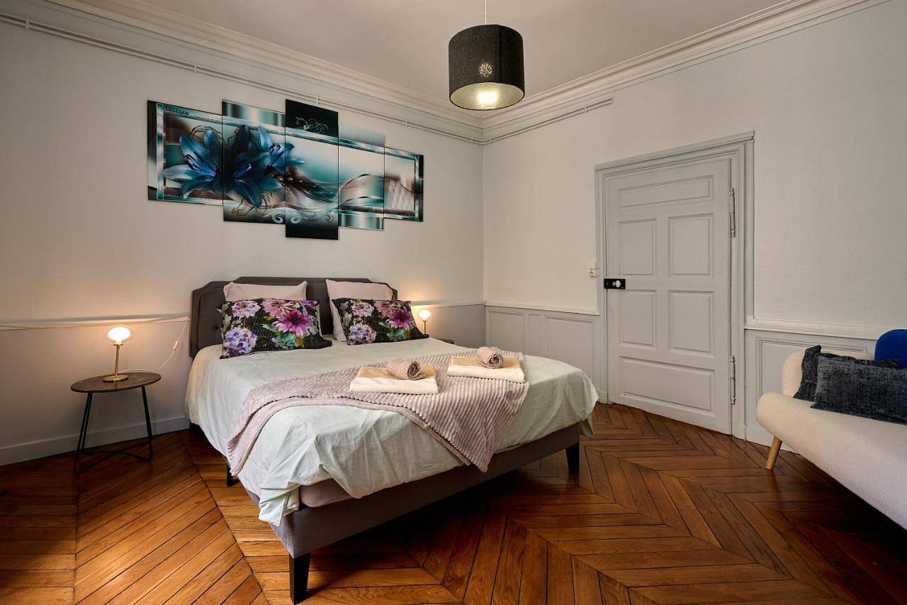 Appartement entier, Appartement spacieux et parking in Nevers, Nièvre