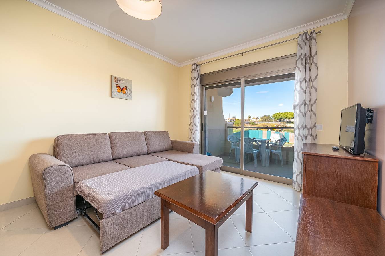 Ganze Wohnung, T1-Apartment mit Gartenblick, Block 3-1ºc, Gemeinschaftspool, Wlan & Klimaanlage in Alporchinhos (Atlantikküste), Porches