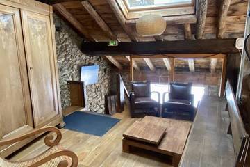 Gîte pour 13 personnes, avec jardin à Fontrabiouse