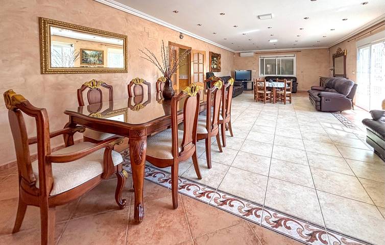Geräumige 2-Zimmer-Wohnung mit Pool, Terrasse, WLAN und Parkplatz in La Vila Joiosa, Costa Blanca