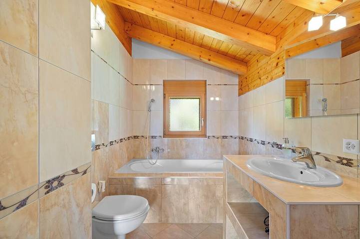 Gîte pour 8 personnes, avec jardin et piscine, animaux acceptés dans Anzère - 4