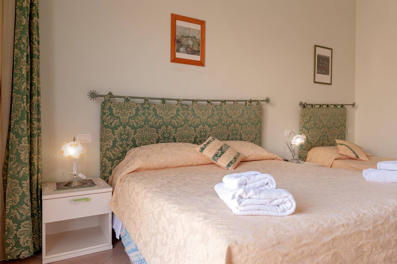 Chambre 'Bandb Cindy - Chambre Verte' avec jardin partagé, Wi-Fi et climatisation in Cascina, Riviera Italienne
