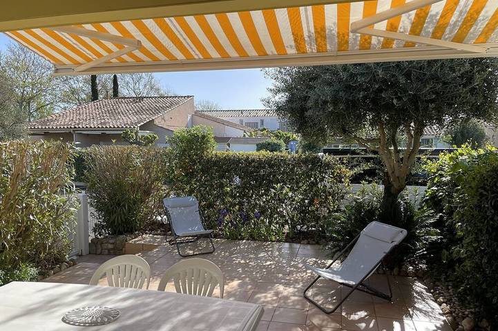 Maison de vacances pour 4 personnes, avec jardin et piscine dans Plage Rochelongue