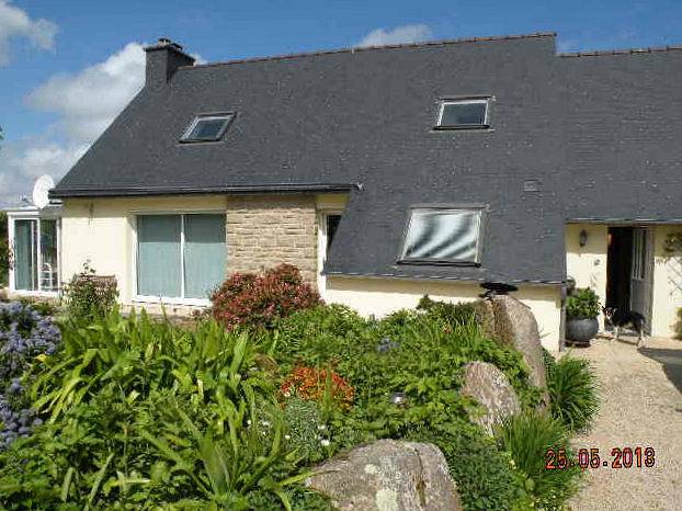 Gîte pour 4 personnes, avec jardin à Trélévern