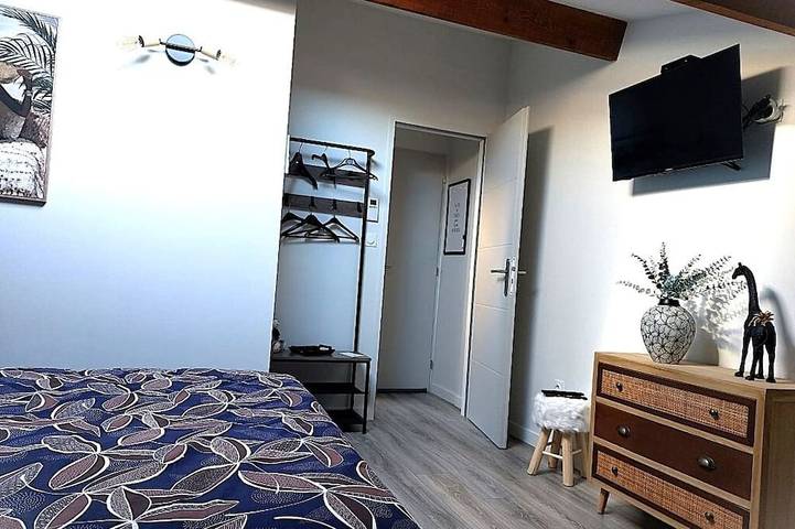 Ganze Wohnung, Self-contained gîte for 2 people, with kitchen, close to the greenways. in Plan-d'Orgon, Arles und Umgebung