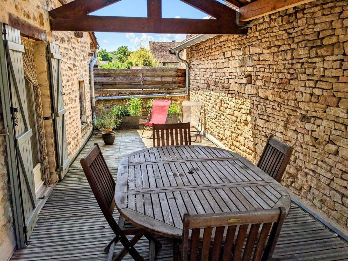 La Terrasse - Ancienne Maison de Vigneron à St Gengoux in Saint-Gengoux-le-National, Région de Mâcon