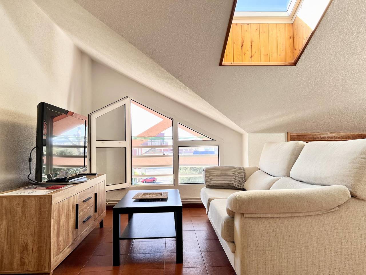 Appartement de vacances entier, Penthouse confortable avec piscine à quelques pas des plages in Santa Cruz de Bezana, Côte Cantabrienne