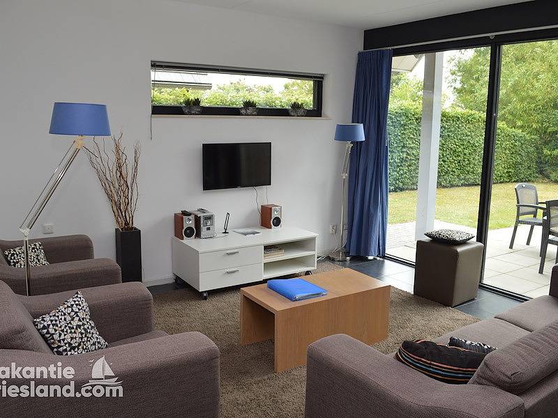 Vakantiefriesland — Modern eingerichtete Ferienvilla Balk mit Terrasse in Balk, Ijsselmeer