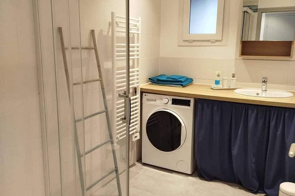 Appartement entier, Appartement Meuble- 5 Personnes - 2 Chambres- Landerneau 29 in Landerneau, Région de Brest