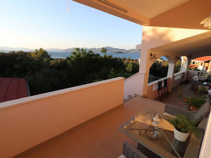Gîte pour 2 personnes, avec Terrasse à Drače
