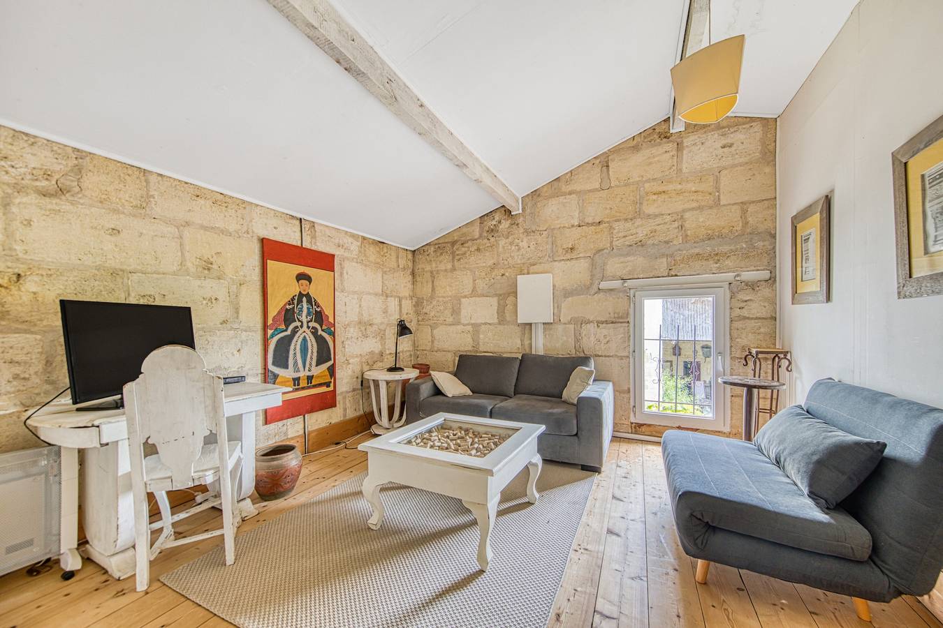 Small House "Bel En Rouge" with Shared Terrace, Shared Garden and Wi-Fi in Arveyres, Libourne region