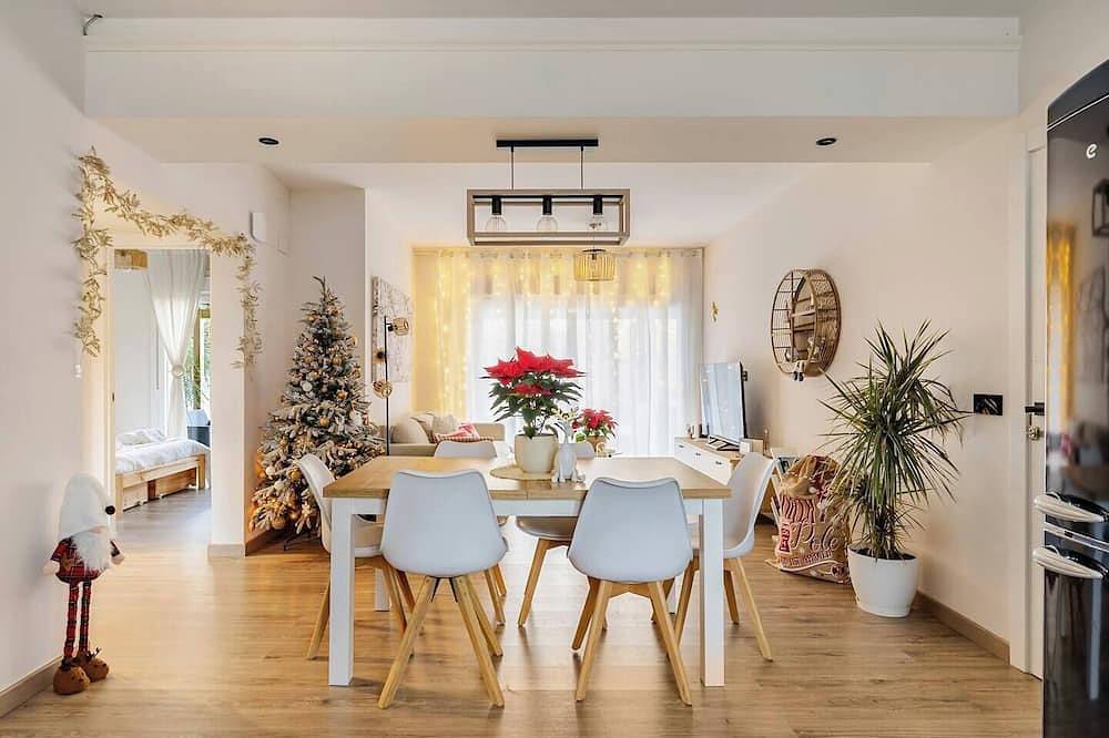 O Lar de Laura - House with garden and swimming pool in Vigo suitable for pets in Vigo, Galician Coast