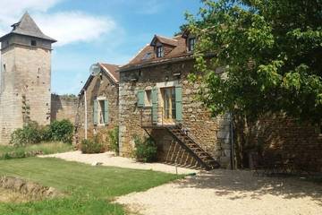 Gîte pour 4 personnes, avec jardin ainsi que balcon et piscine à Ginals