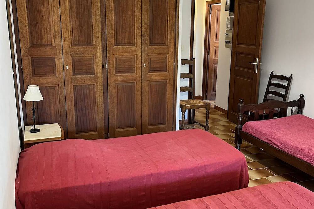 Appartamento intero, Apartment F3 air-conditioned 3mn walk from the beach large garden property digicode in Tiuccia, Casaglione