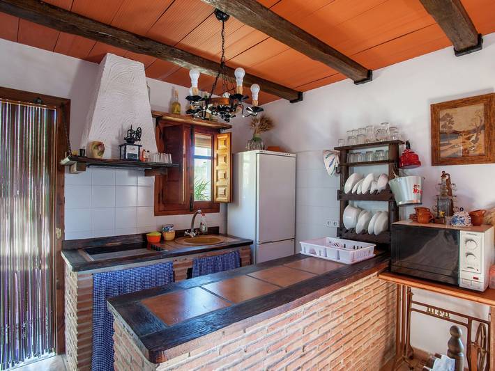 Location de vacances pour 4 personnes, avec piscine ainsi que terrasse et jardin, adapté aux familles à Antequera - 3