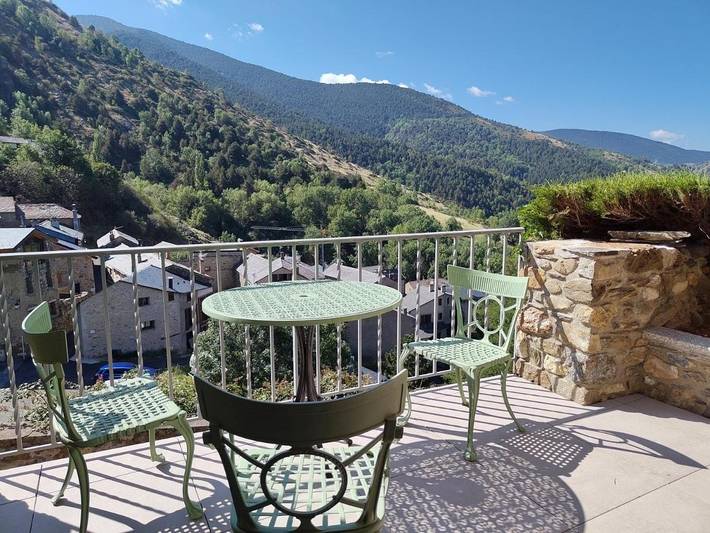 Holiday home for 3 people, with balcony and view as well as pool - 1