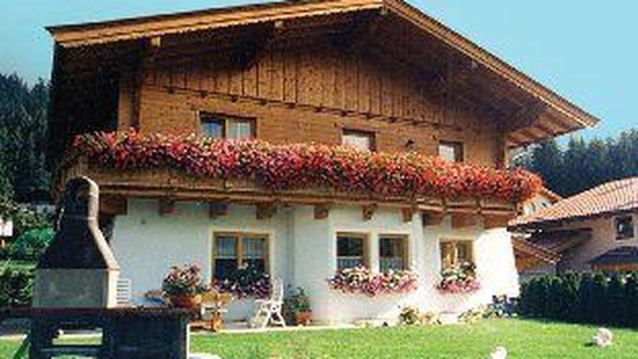 Geheel vakantieappartement, Vakantieappartement voor 5 personen met balkon in Waidring, Chiemgau Alps