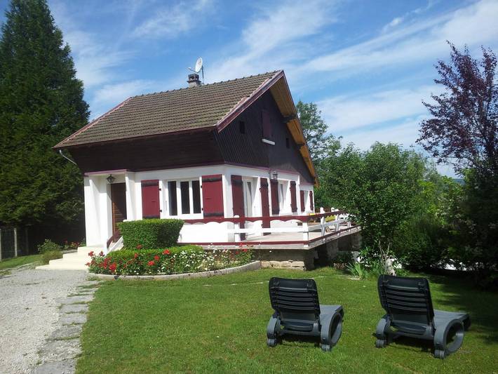 Vakantiehuis voor 5 personen, with Terras and Tuin as well as Uitzicht and Uitzicht op het meer in Jura