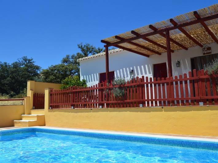 Casa rural para 6 personas, con piscina además de terraza y jardín, Se admiten mascotas en Algarinejo - 2