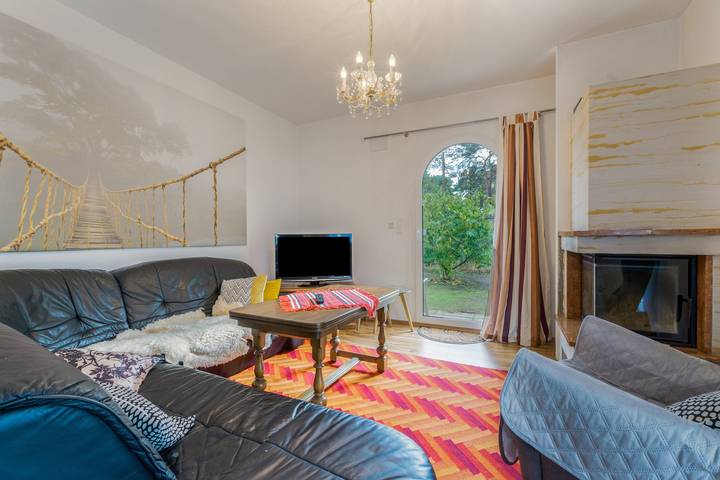 Hel lägenhet, Apartment 'Waldesruh' with Shared Terrace, Wi-Fi and Air Conditioning in Dahlwitz-Hoppegarten, Hoppegarten