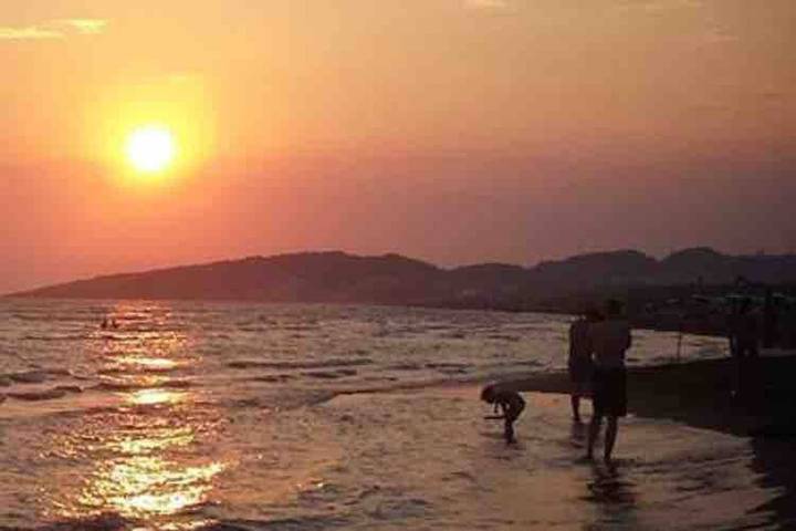 Bungalow für 4 Personen, mit Ausblick und Balkon sowie Garten in Montenegro - 3