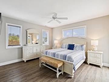 Vacation Rental for 14 Guests in Sea Colony, Bethany Beach, Picture 3