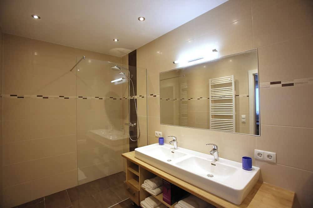 Haus Clarysse: Dream House to Relax After Exploring Nature, With Summer Card! in Pichl-Preunegg, Schladming-Dachstein