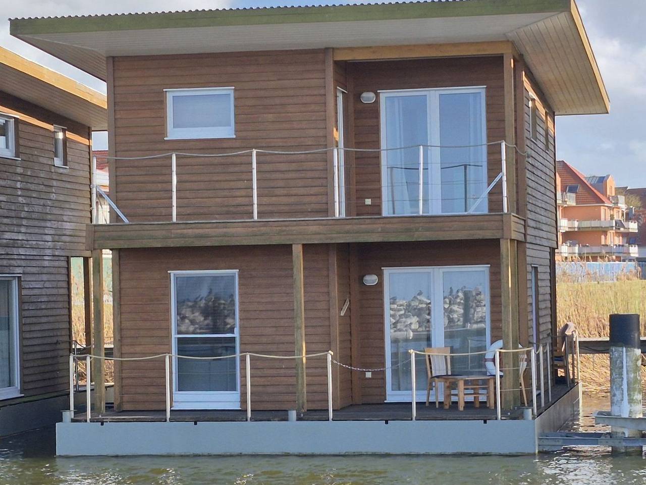Neu renoviertes schwimmendes Ferienhaus „Fischland“ in Barth in Barth, Vorpommern-Rügen