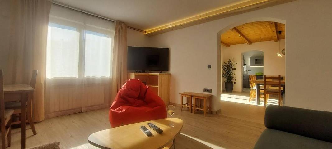 Ferienwohnung für 10 Personen, mit Ausblick und Garten