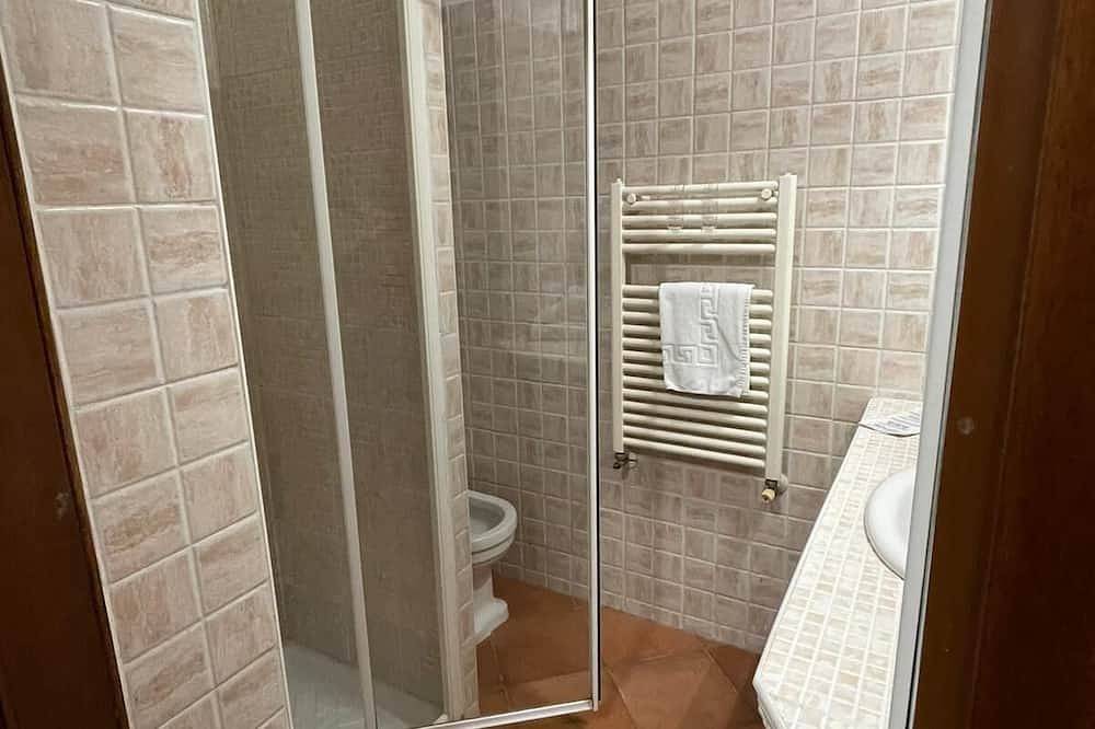 Entire apartment, Studio Apartment Ground Floor Near Airport in Fiumicino, Rome Province