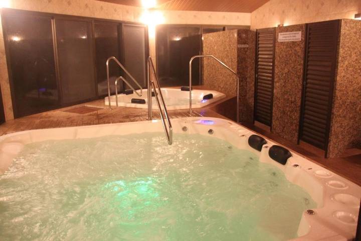 Hôtel pour 3 personnes, avec jardin et jacuzzi ainsi que balcon et piscine dans Brésil - 3