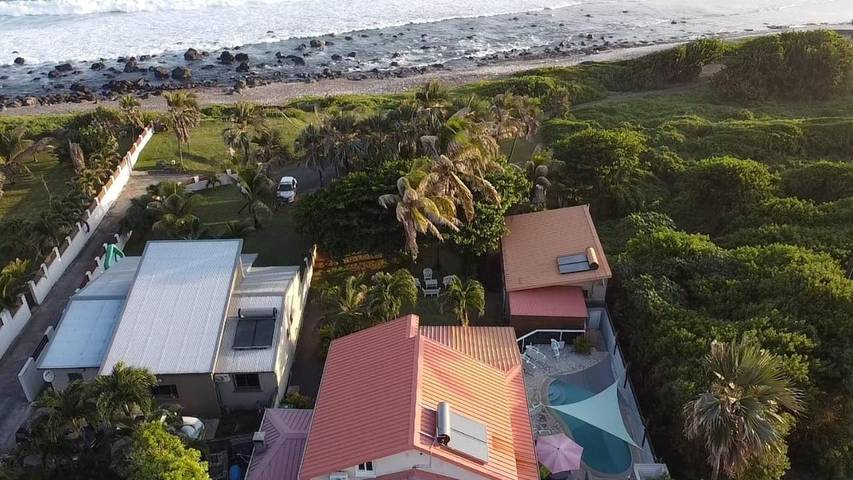 Location de vacances pour 4 personnes, avec piscine et jardin dans Grands-Bois