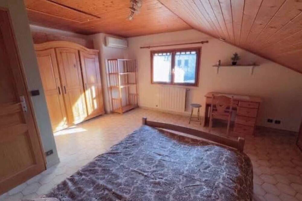 Ô Chalet Savoyard in Saint-Alban-Leysse, Chambéry region