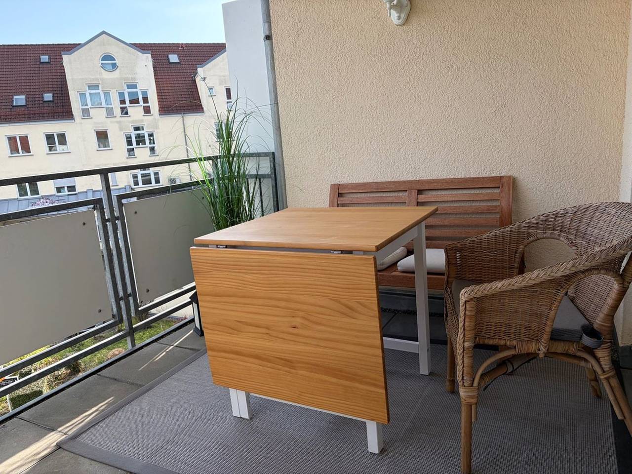 Ganze Wohnung, Modernes Apartment in Friedrichshafen mit Balkon, Aufzug und Parkplatz in Friedrichshafen, Region Bodensee-Oberschwaben
