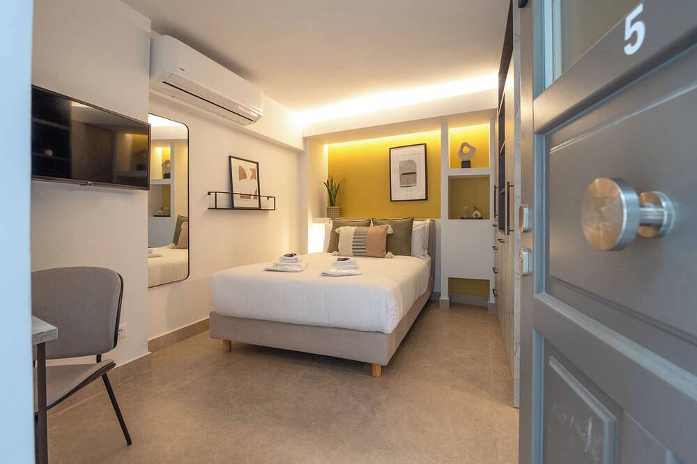 Apt 5 ground floor studio with patio in Section centrale d'Athènes, Athènes