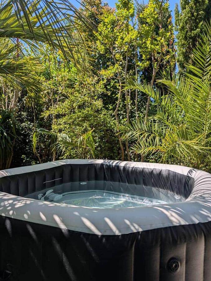 Location de vacances pour 7 personnes à Jonquières