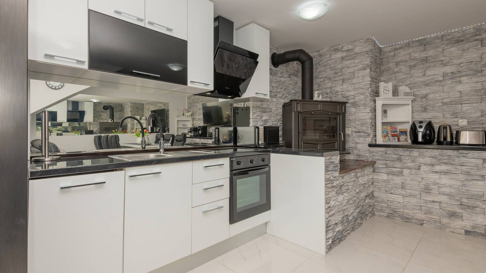 Villa Ivandvor in Split by Villas Guide in Sinj, Dalmatinisches Zagora