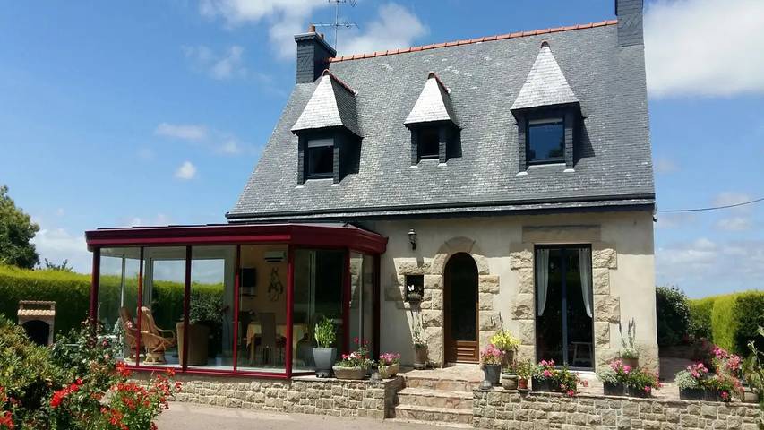 Location de vacances pour 7 personnes, avec jardin à Pédernec