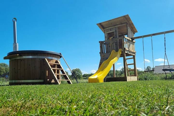 Ferienwohnung für 10 Personen, mit Garten und Sauna sowie Pool und Balkon, mit Haustier in Eckwarden