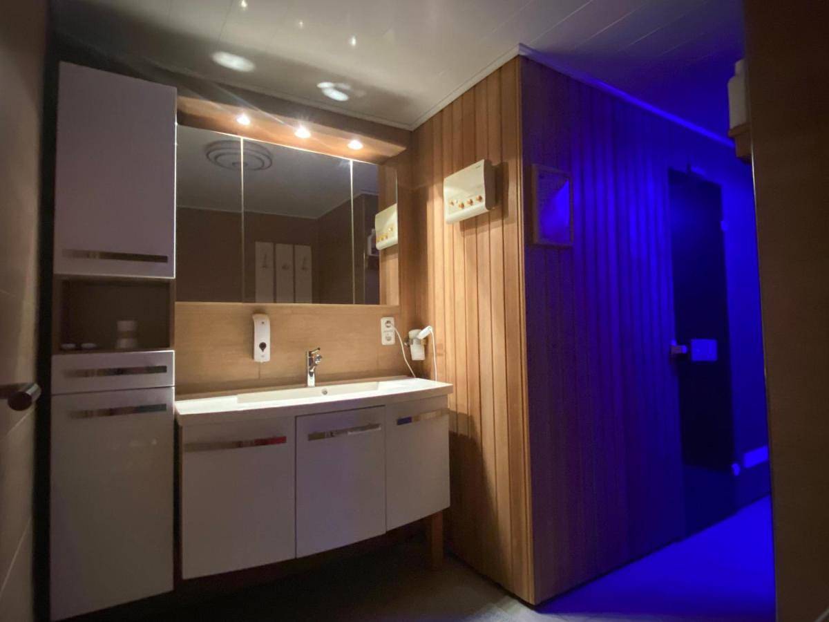 Ganze Wohnung, Ferienwohnung am Badesee mit priv. Sauna /Terrasse in Seewald, Nordschwarzwald